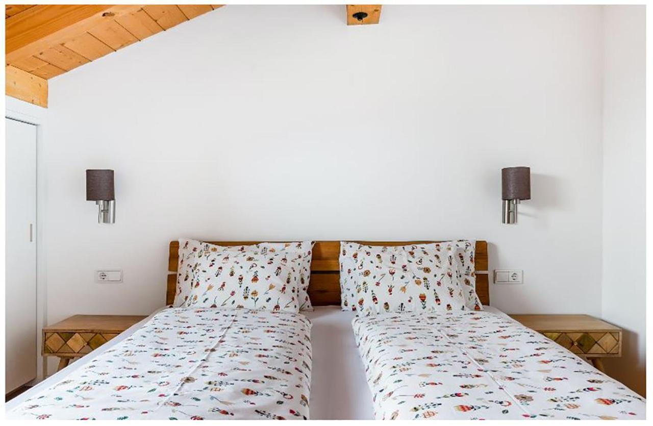 Lions Apartments Fiè Екстериор снимка