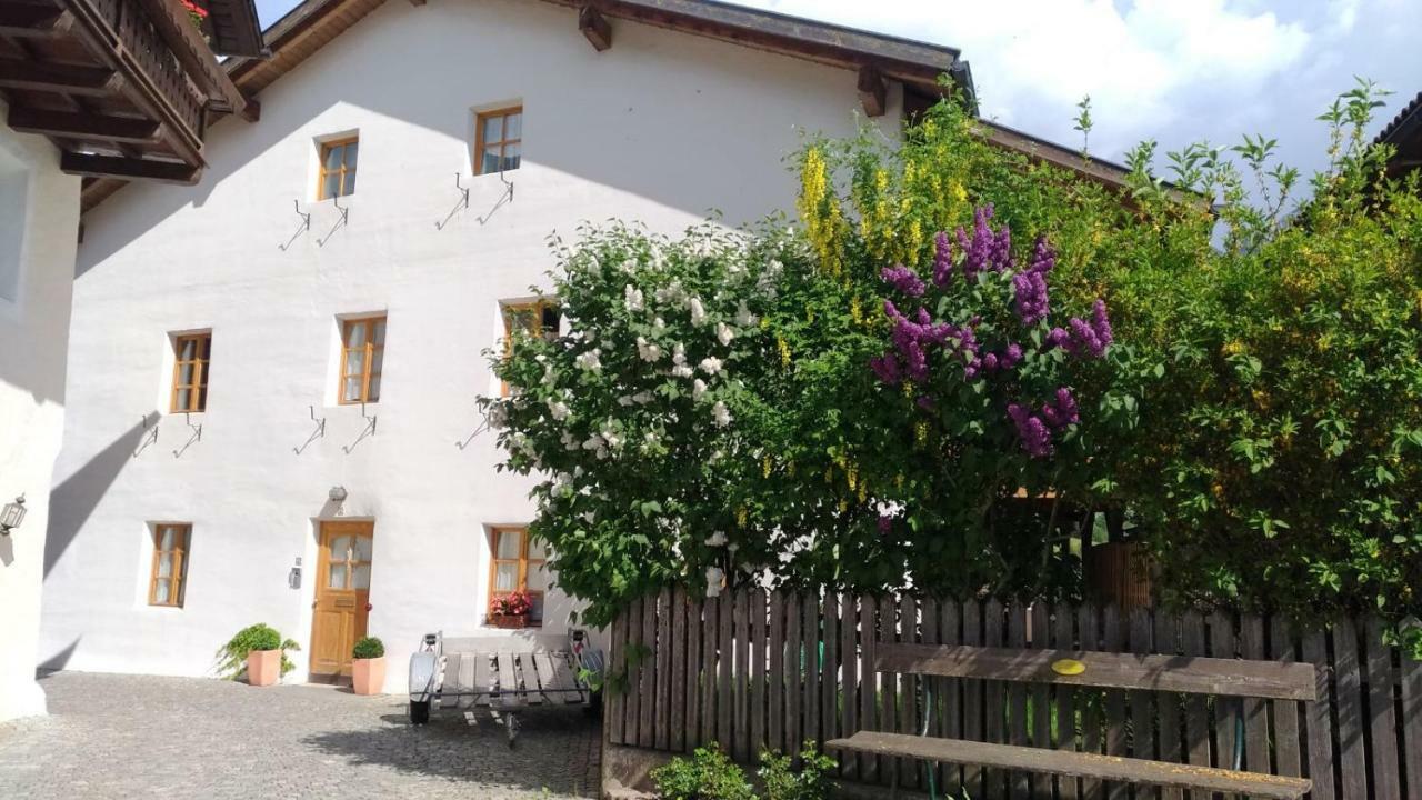 Lions Apartments Fiè Екстериор снимка