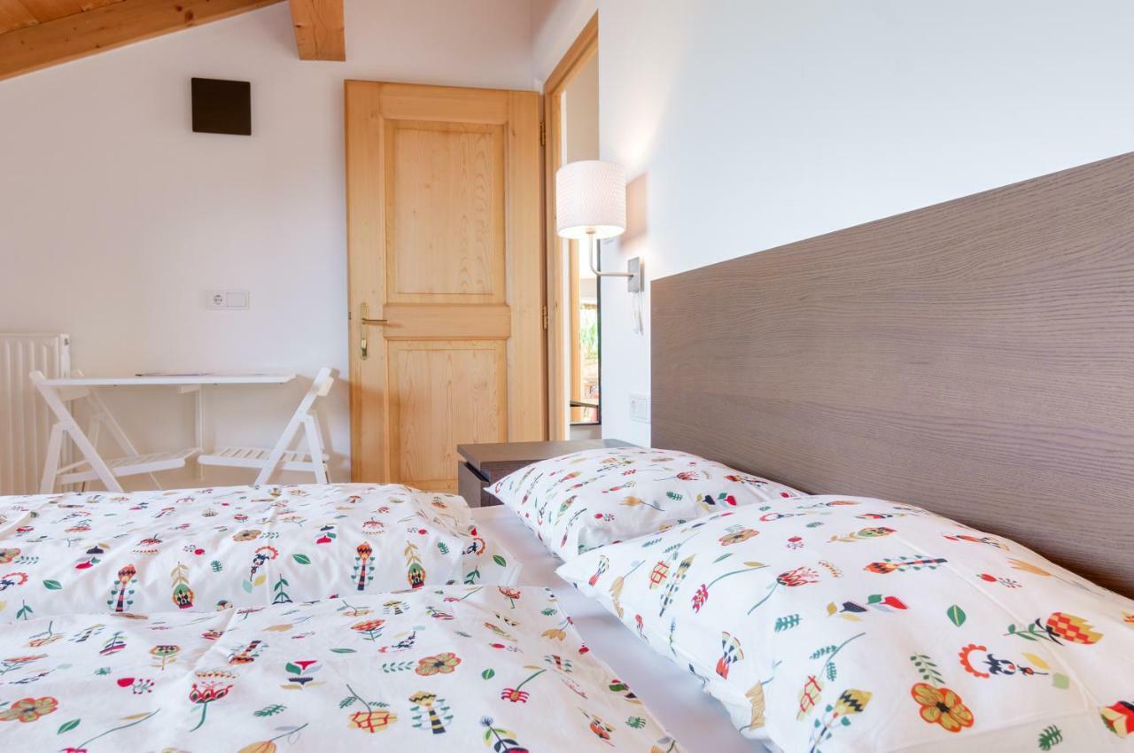 Lions Apartments Fiè Екстериор снимка