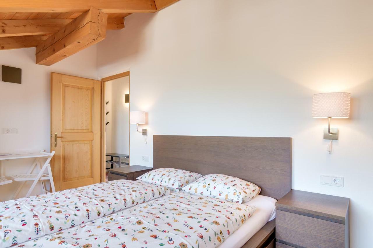 Lions Apartments Fiè Екстериор снимка