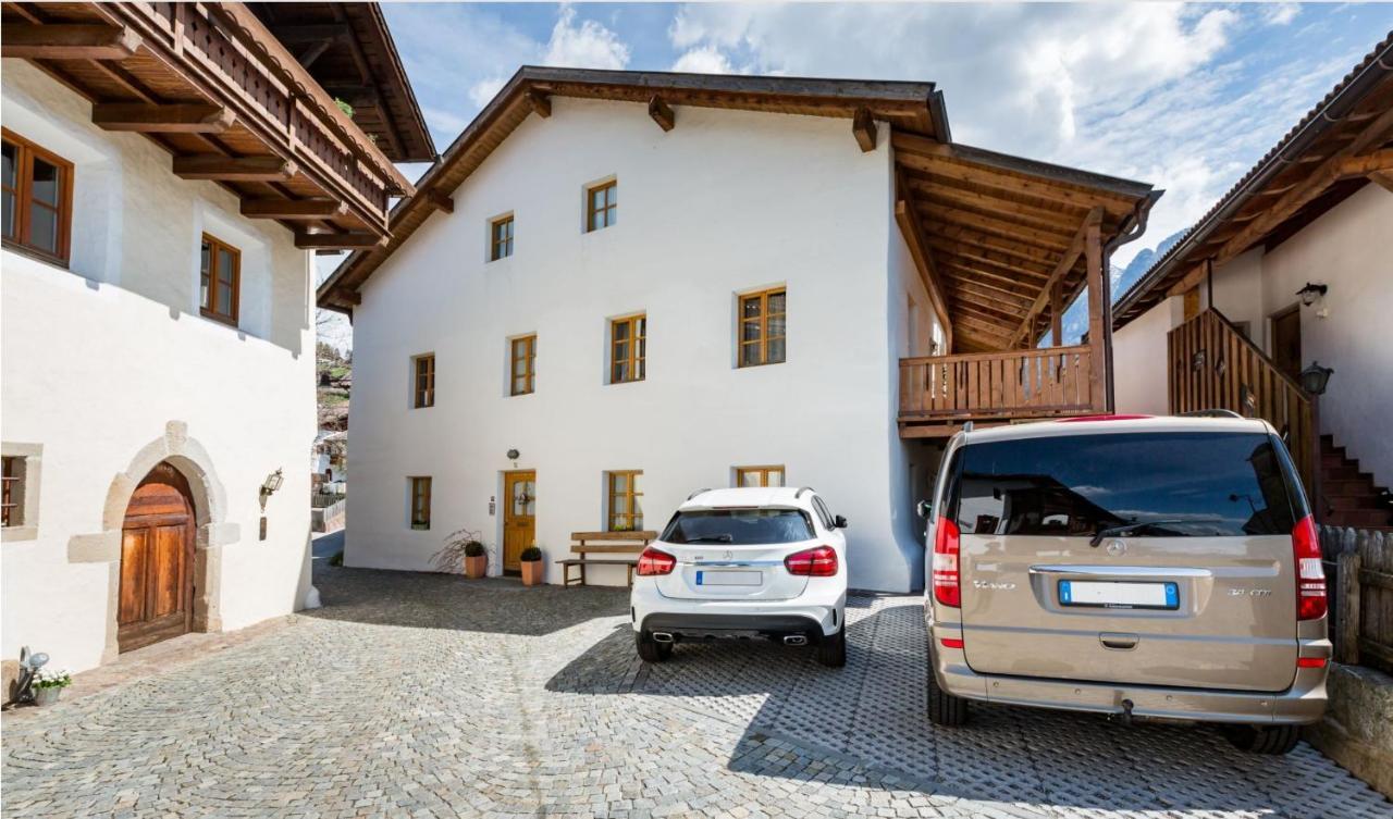 Lions Apartments Fiè Екстериор снимка